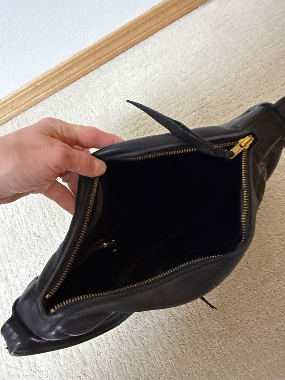 Blue Moon Originals Black Leather Sling Bag - Picture 4 of 4